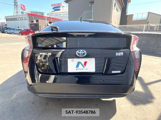 Toyota PRIUS 2018-03 322357-16