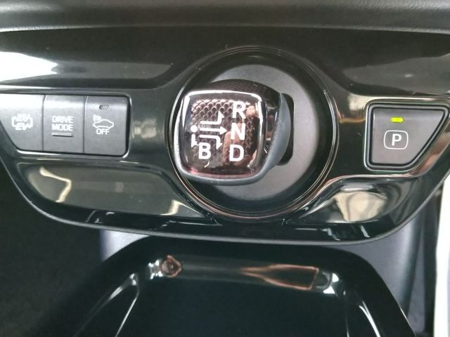 Toyota PRIUS PHV 2018-09 186385-14