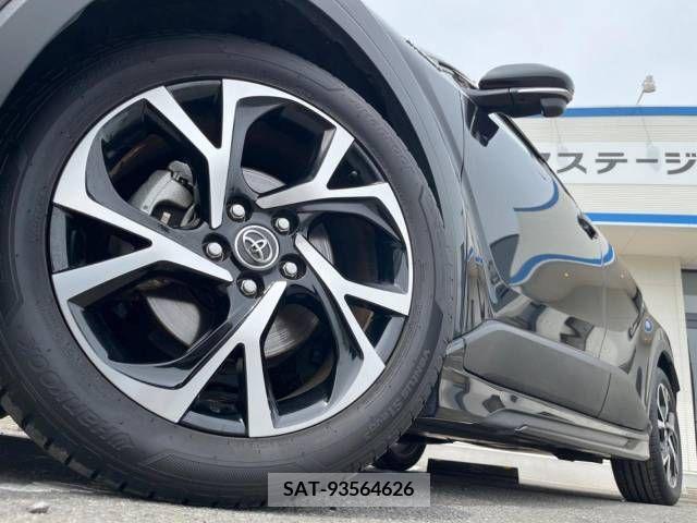Toyota C-HR 2017-12 294971-14