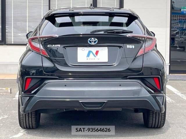 Toyota C-HR 2017-12 294971-16