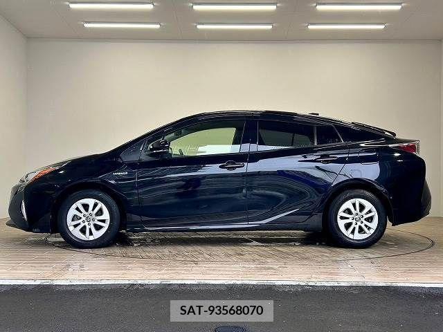 Toyota PRIUS 2017-04 282779-15