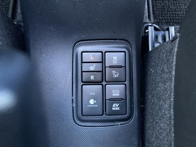 Toyota AQUA 2015-11 180505-7
