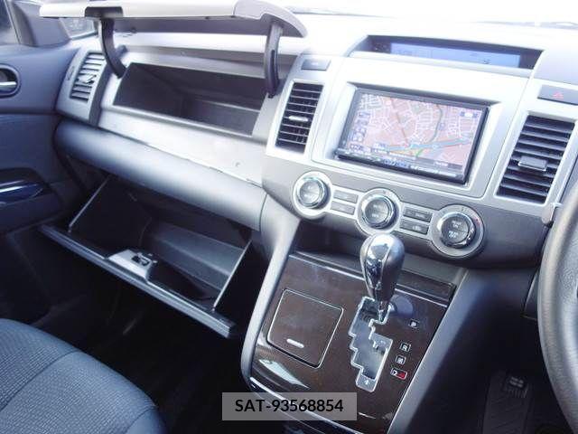 Mazda MPV 2010-08 200053-7