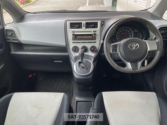 Toyota RACTIS 2010-12 282642-1