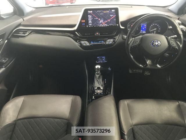 Toyota C-HR 2017-09 373185-11