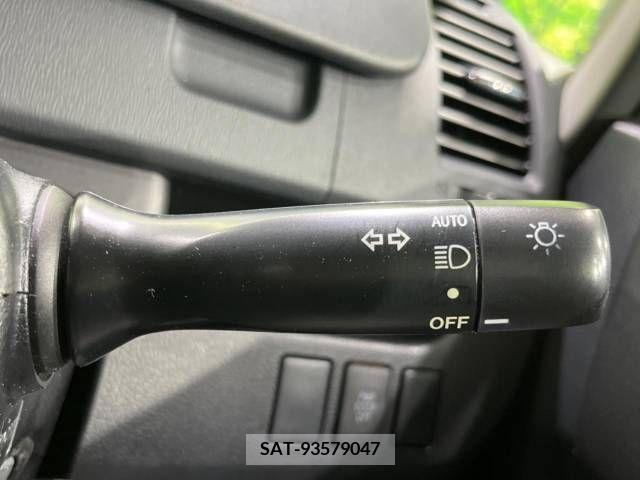 Toyota VOXY 2012-02 321330-5