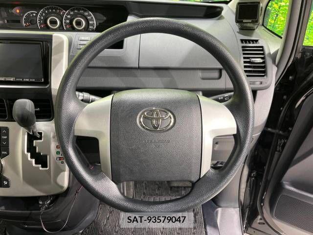 Toyota VOXY 2012-02 321330-11