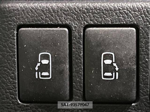 Toyota VOXY 2012-02 321330-3