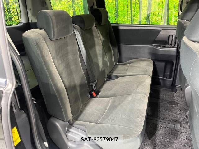 Toyota VOXY 2012-02 321330-9