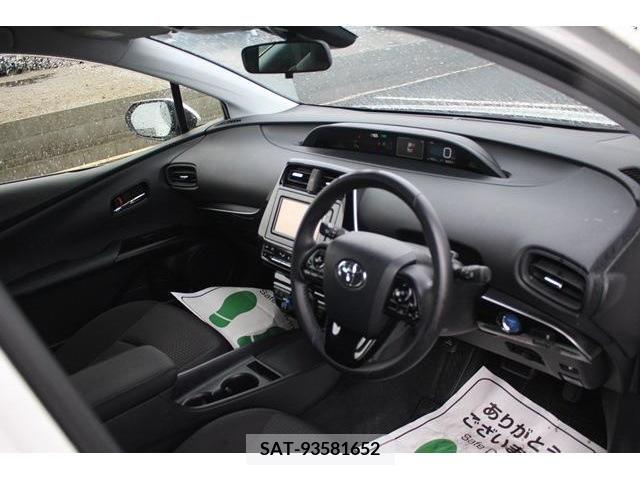 Toyota PRIUS 2020-03 282286-10