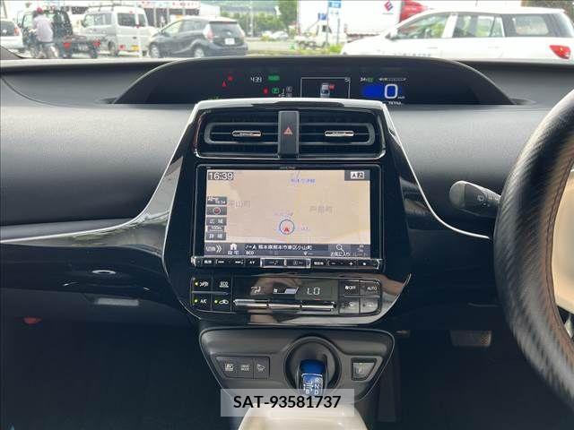 Toyota PRIUS 2016-08 322356-1