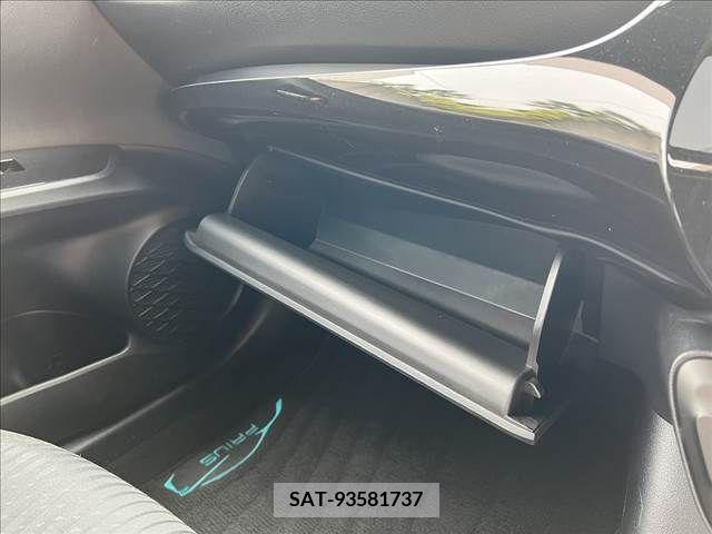 Toyota PRIUS 2016-08 322356-19