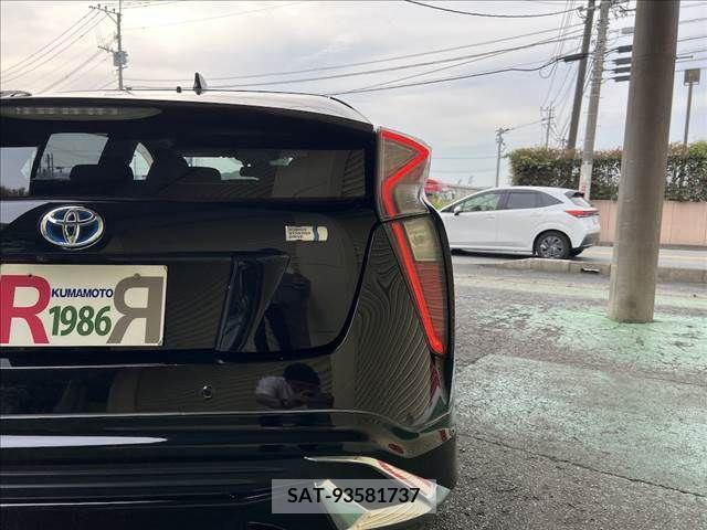 Toyota PRIUS 2016-08 322356-9