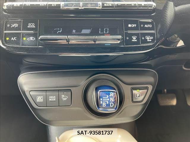 Toyota PRIUS 2016-08 322356-15