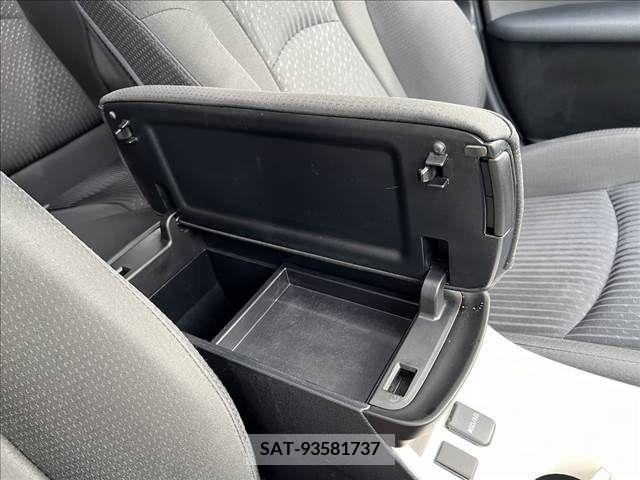 Toyota PRIUS 2016-08 322356-18