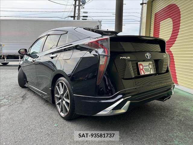 Toyota PRIUS 2016-08 322356-5