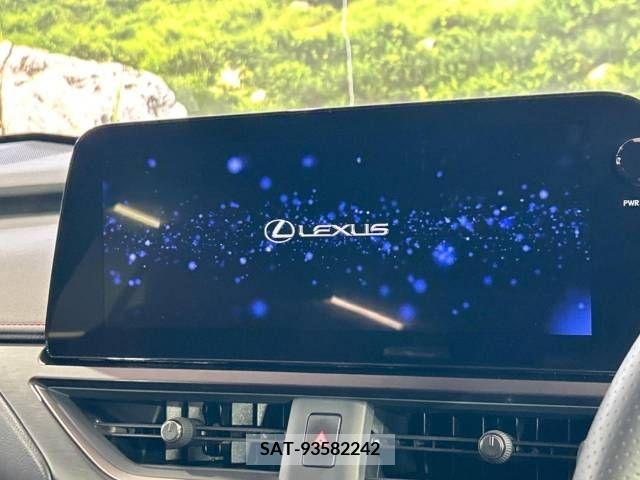 Lexus UX 2023-08 353990-2