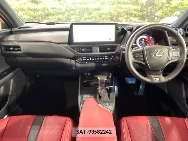 Lexus UX 2023-08 353990-1