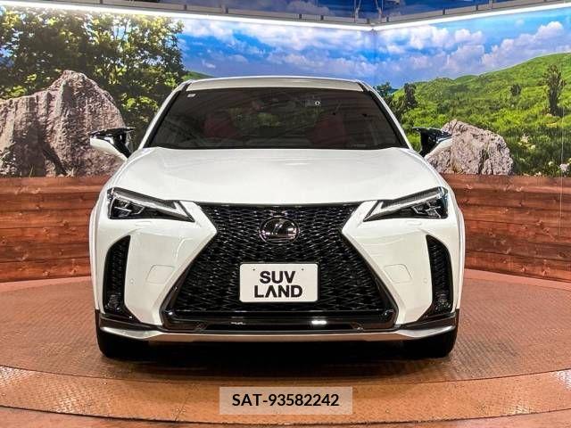 Lexus UX 2023-08 353990-13