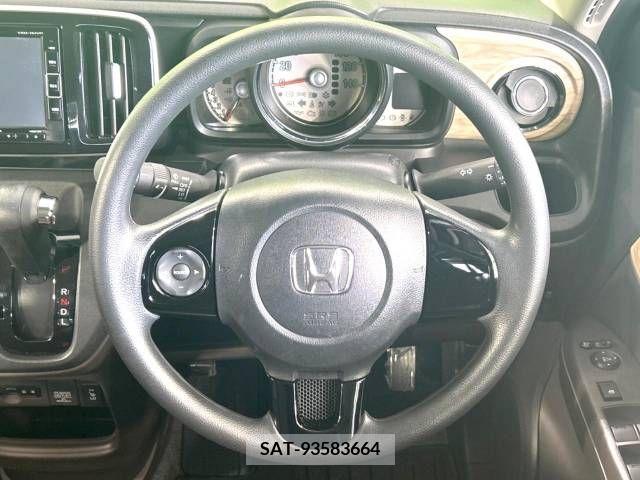 Honda N-ONE 2017-11 307589-13