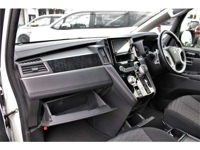 Mitsubishi DELICA D5 2019-06 5986-4