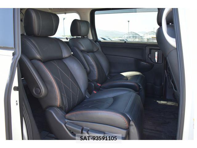 Nissan ELGRAND 2019-10 268842-19