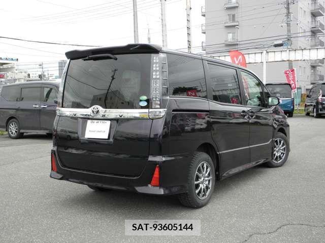 Toyota VOXY 2015-03 321696-1