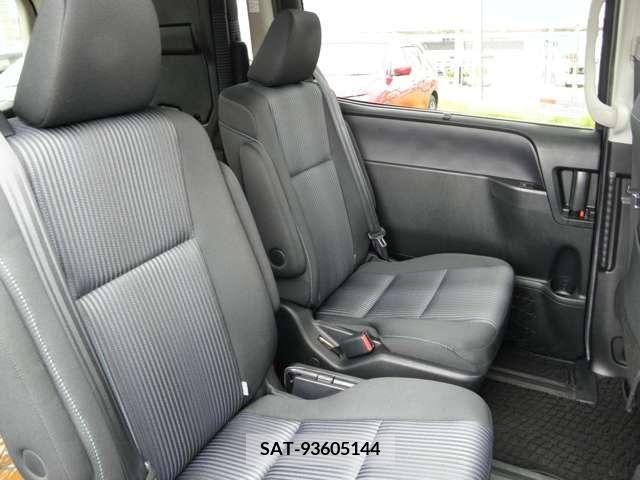 Toyota VOXY 2015-03 321696-12