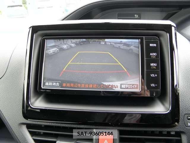 Toyota VOXY 2015-03 321696-9