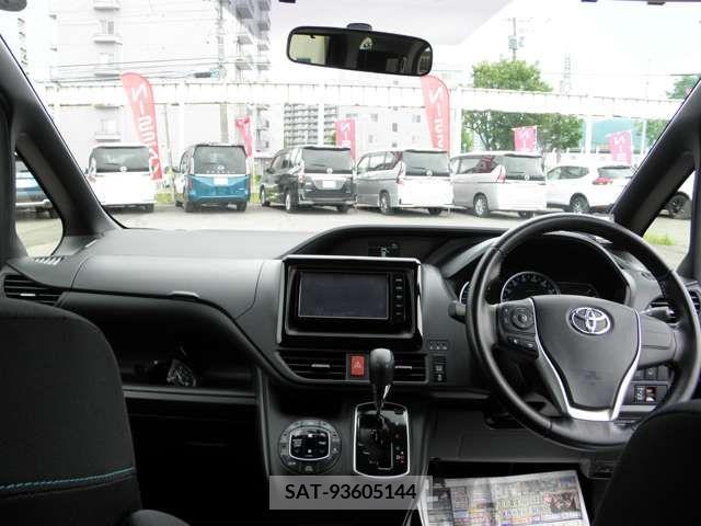 Toyota VOXY 2015-03 321696-2
