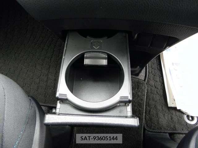 Toyota VOXY 2015-03 321696-18