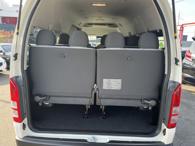 Toyota HIACE COMMUTER 2023-10 184198-13