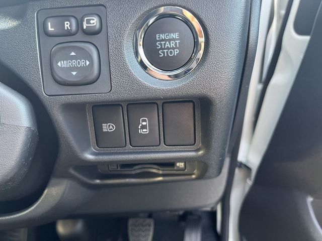 Toyota HIACE COMMUTER 2023-10 184198-6