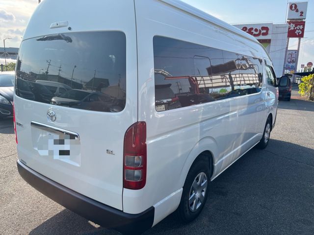 Toyota HIACE COMMUTER 2023-10 184198-2