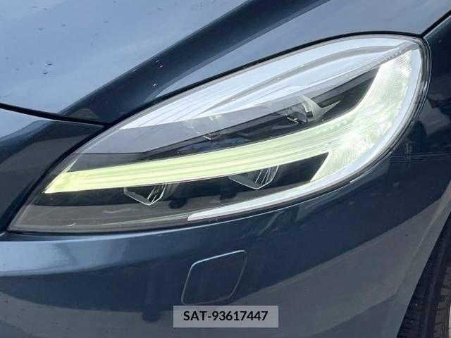 Volvo V40 2019-05 320555-13