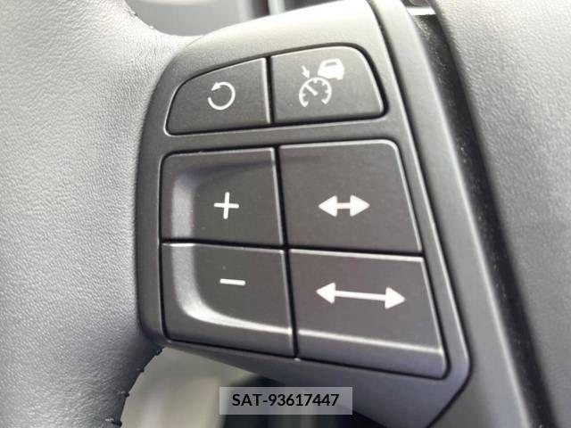 Volvo V40 2019-05 320555-8