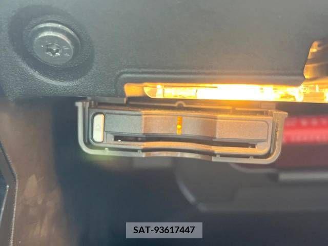 Volvo V40 2019-05 320555-7