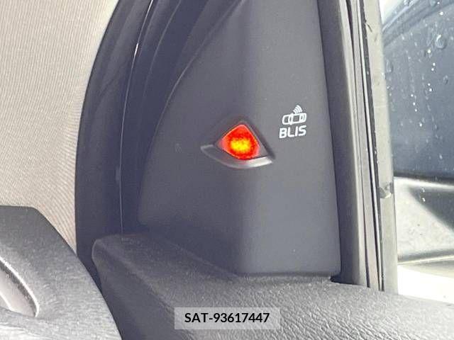 Volvo V40 2019-05 320555-6