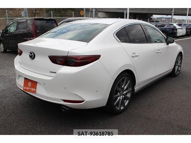 Mazda MAZDA3 2019-05 211235-7