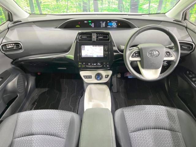Toyota PRIUS 2016-03 19204-1