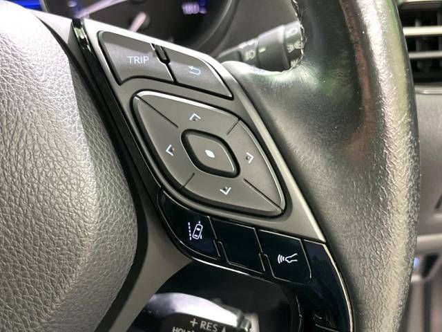 Toyota C-HR 2017-08 183367-2