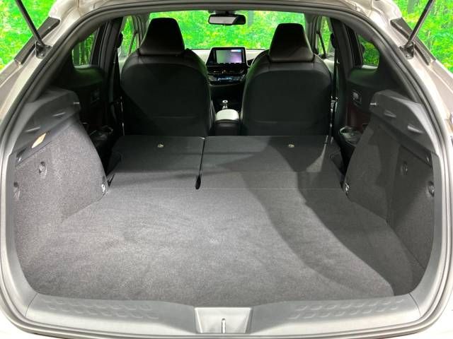 Toyota C-HR 2017-08 183367-10