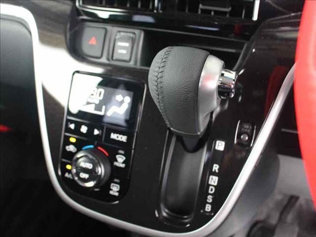 Daihatsu MOVE CUSTOM 2022-01 18125-17
