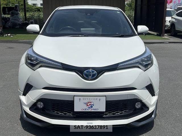 Toyota C-HR 2018-05 357798-10