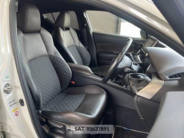 Toyota C-HR 2018-05 357798-8