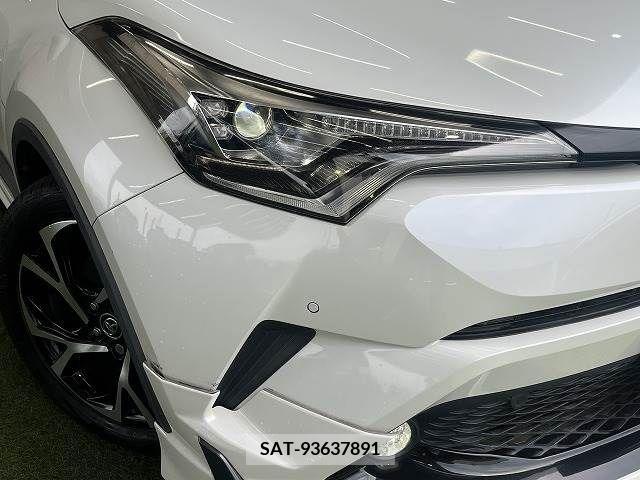 Toyota C-HR 2018-05 357798-17