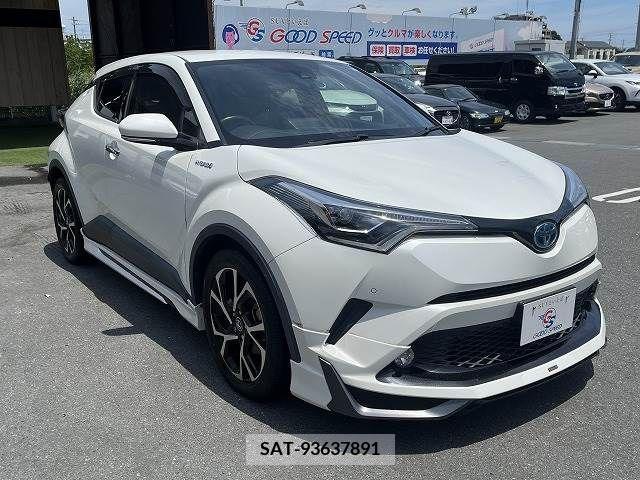 Toyota C-HR 2018-05 357798-15