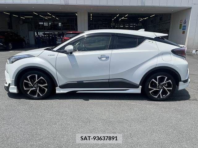 Toyota C-HR 2018-05 357798-14