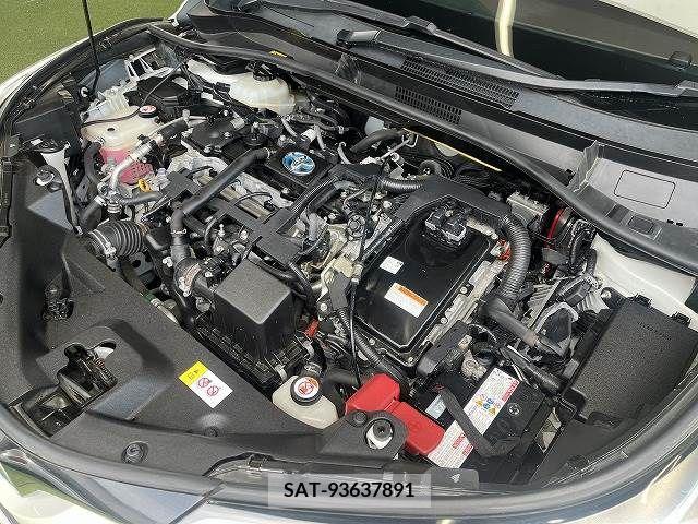 Toyota C-HR 2018-05 357798-19