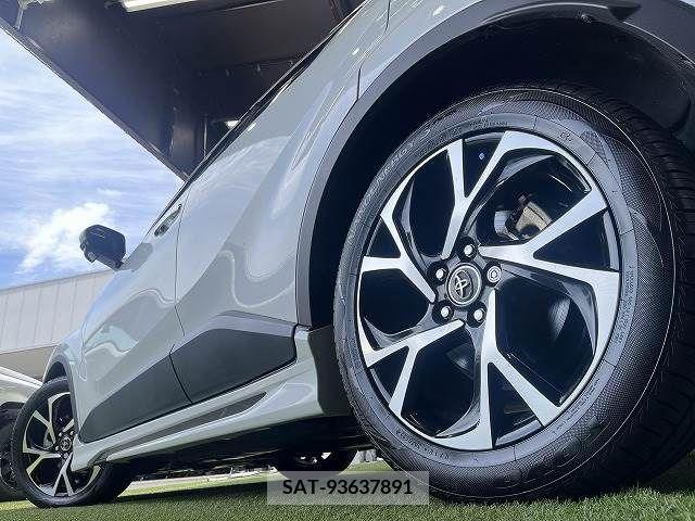 Toyota C-HR 2018-05 357798-18